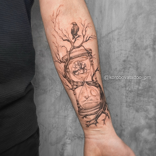 Homme Noir Graphique tatouage sur Avant-bras #95533 | Artiste tatoueur Elena Korobova