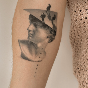 Noir et Gris Réalisme tatouage #104527 | Artiste tatoueur Vytautas Vy