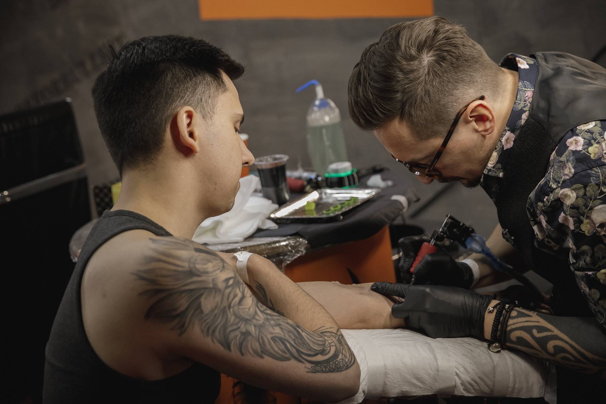 Orlando tattoo artist makes art  and fixing bad ink  a career  Orlando  Sentinel