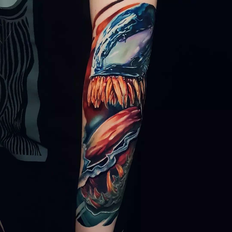 @grigory_alex11 tatuaggio di Venom marvel by @grigory_alex11