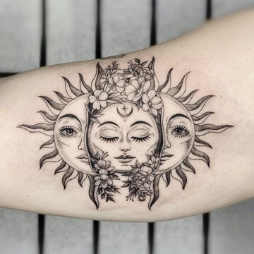 Tatuaggi al sole: simbologia e stili
