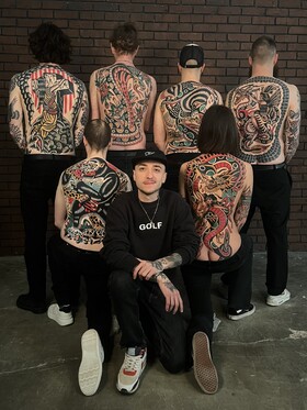 Francesco Ferrara: che rinnova i tatuaggi tradizionali americani con eleganza europea
