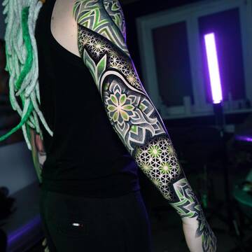 Dotwork and Color: Evolution of Ornamental Tattooing by Kostik Dry