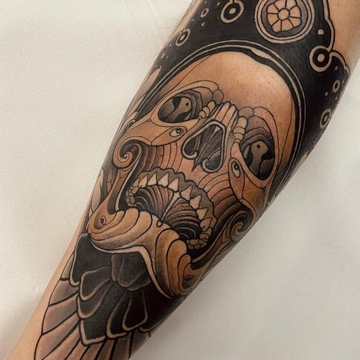 Tatuaggi neo-tradizionali in una palette discreta da Georg Faust