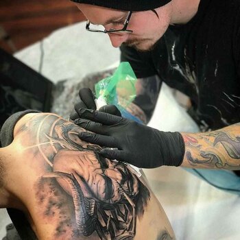 Tatuatore Hokowhitu Sciascia