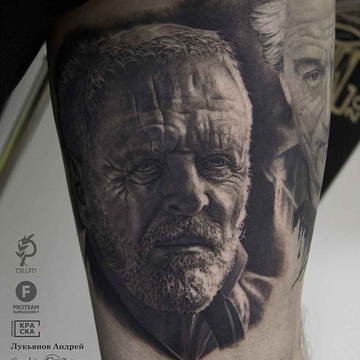Tatuaggio dettagliato e realistico di Andrey Lukyanov