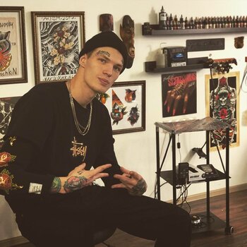 Tatuatore Artem Lebedev