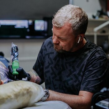 Tatuatore Vladimir Shatsky