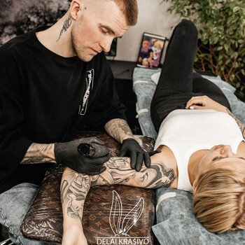 Tatuatore Maxim Kalach