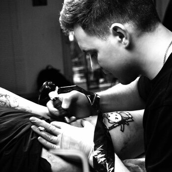 Tatuatore Vyacheslav Bezruchko