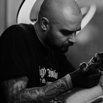 Tatuatore Andrey Lukyanov