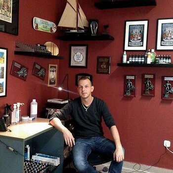 Tatuatore Csörsz Pèter (Casper)