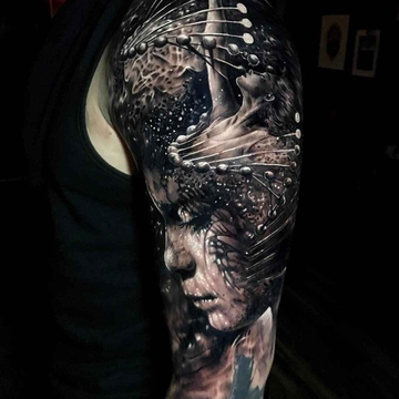 Artista di tatuaggi Jak Connolly
