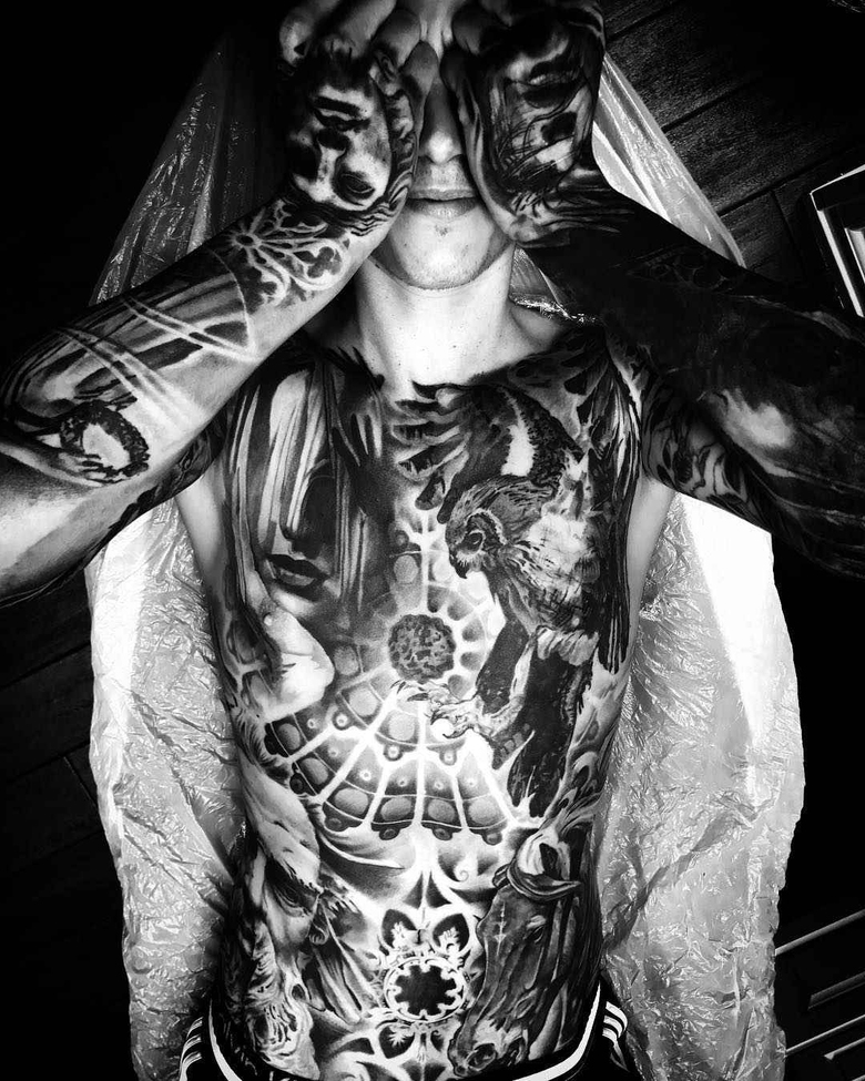 Tattoo artista Mark Wosgerau autore stile portretto nero e grigio realistico | Danimarca