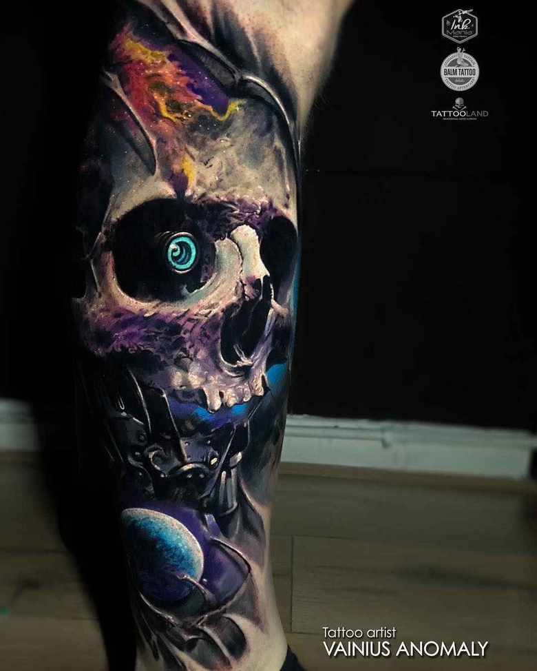 Artista di tatuaggi Vainius Anomaly tatuaggio in stile horror realistico in autore | Lituania