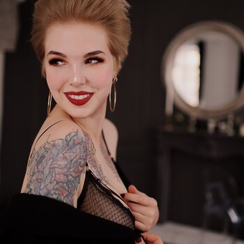 Tatuatore Varvara Romanchuk
