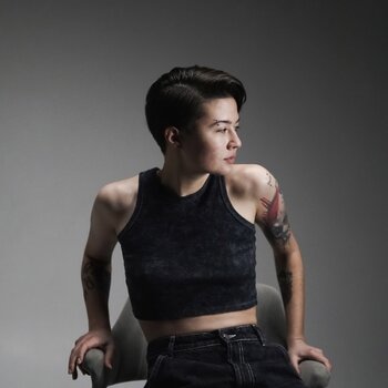 Tatuatore Anzhelika Li