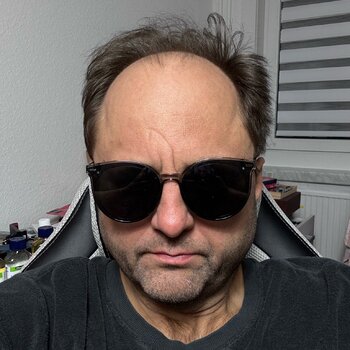 Tatuatore Timofey Nikulshyn 