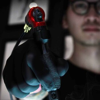 Tatuatore Michael Taguet