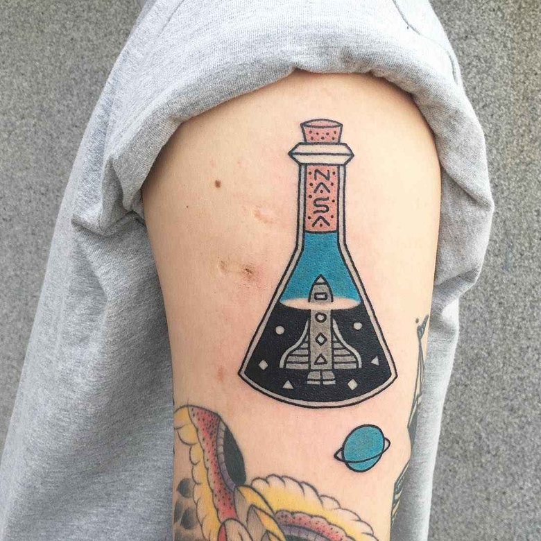 Artista di tatuaggi Kimsany , autori colori orientali coreani di tatuaggi | Corea