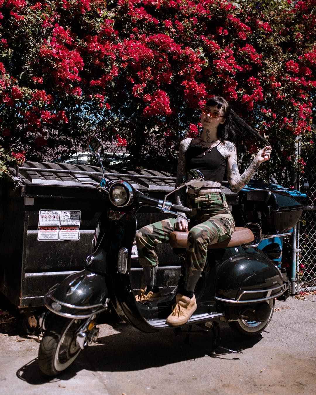 Artista del tatuaggio, modello e star della televisione Grace Neutral | Regno Unito