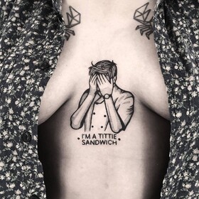 11 tatuaggi minimalisti affascinanti da Pulled Poltergeist