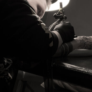 Tatuatore Anton Kurochkin
