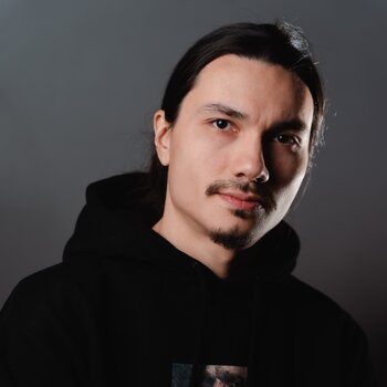 Tatuatore Aleksey Burundukov