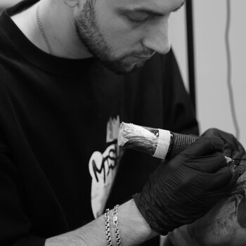 Tatuatore Vladislav Treyk