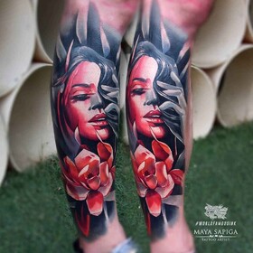 Il tatuaggio colorato seducente di Maya Sapiga in stile realismo