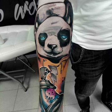 Artista di tatuaggi Ilya Chernik
