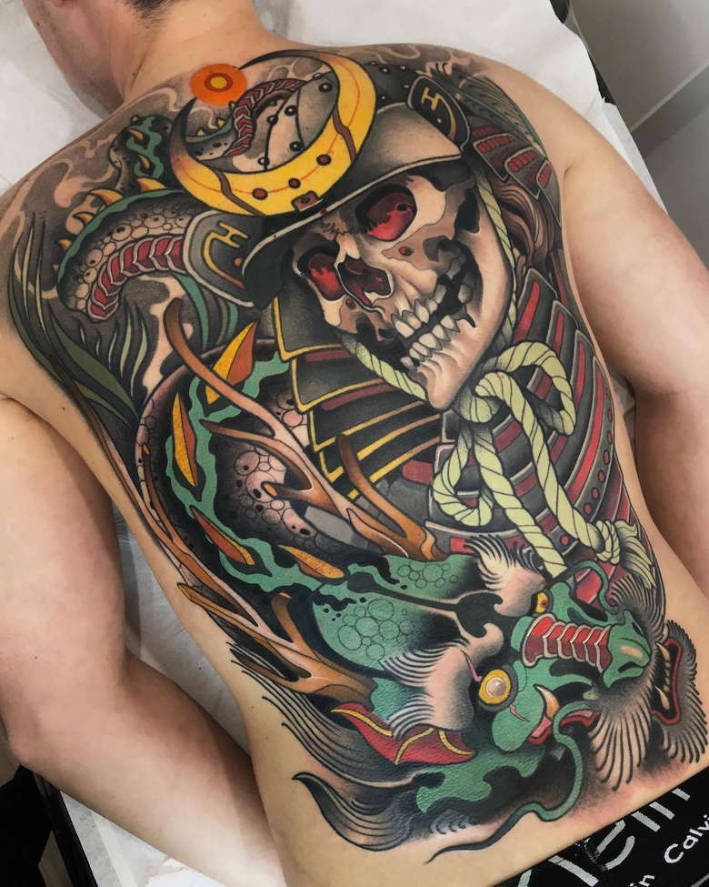 Artista di tatuaggi Javier Franko, tatuaggio a colori in stile neo-tradizionale | Barcellona, Spagna