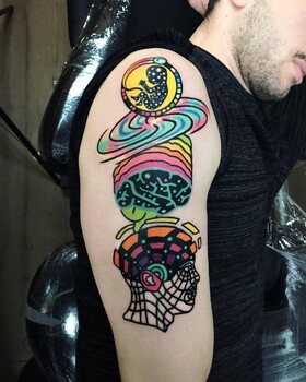 I colori acidi di Raro82 nei tatuaggi psichedelici