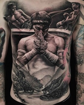 Realismo dei tatuaggi maestro Matt Jordan