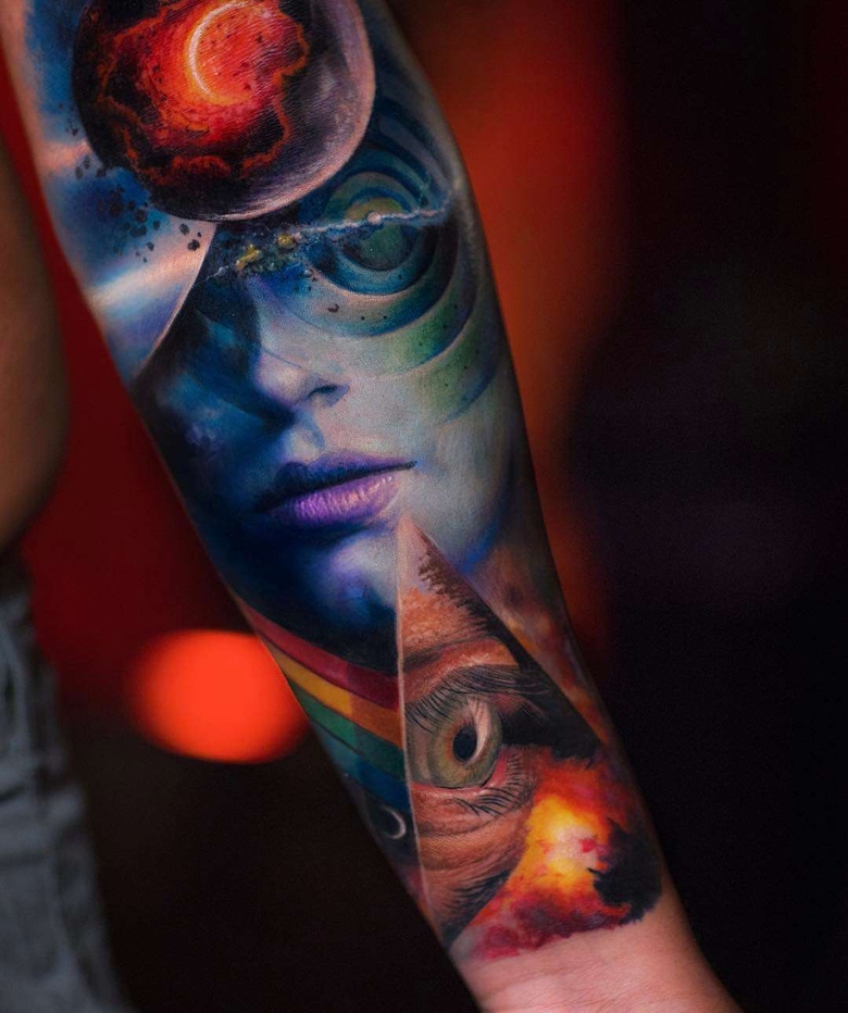 Tattoo artista Yomico Moreno, stile colorato, ritratto realistico, surrealismo | USA