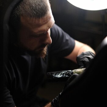 Tatuatore Maksym Burian