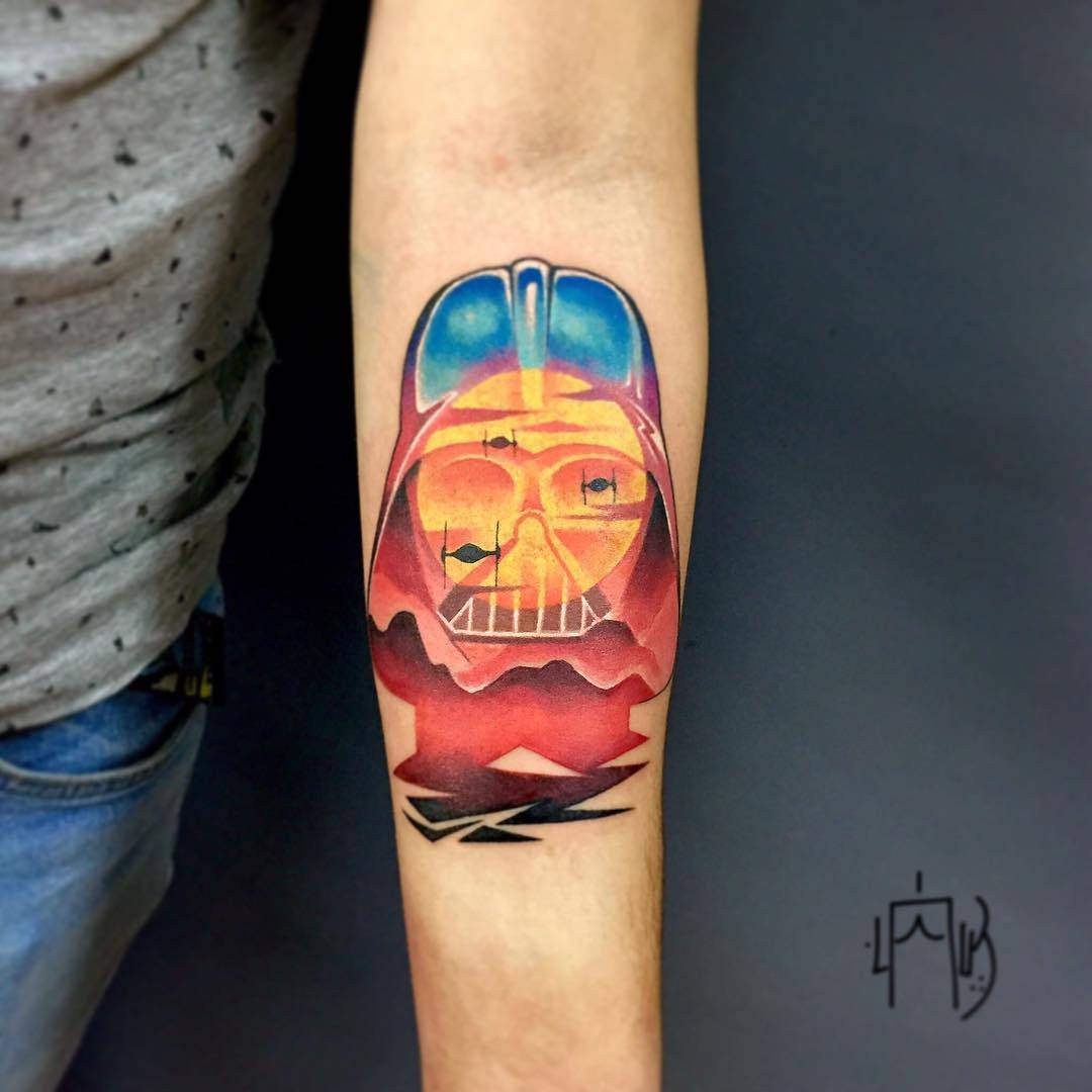Artista di tattoo Lesha Lauz, stile autoregolato di tattoo a colori concettuali, pixelwork | Mosca, Russia
