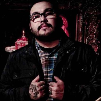 Tatuatore Nikko Hurtado