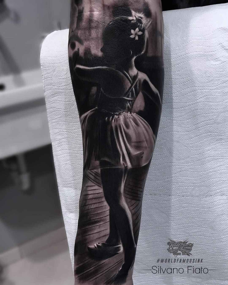Tatuaggi realistici neri e grigi di Silvano Fiato