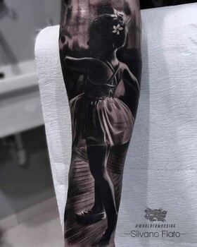 Tatuaggi realistici neri e grigi di Silvano Fiato