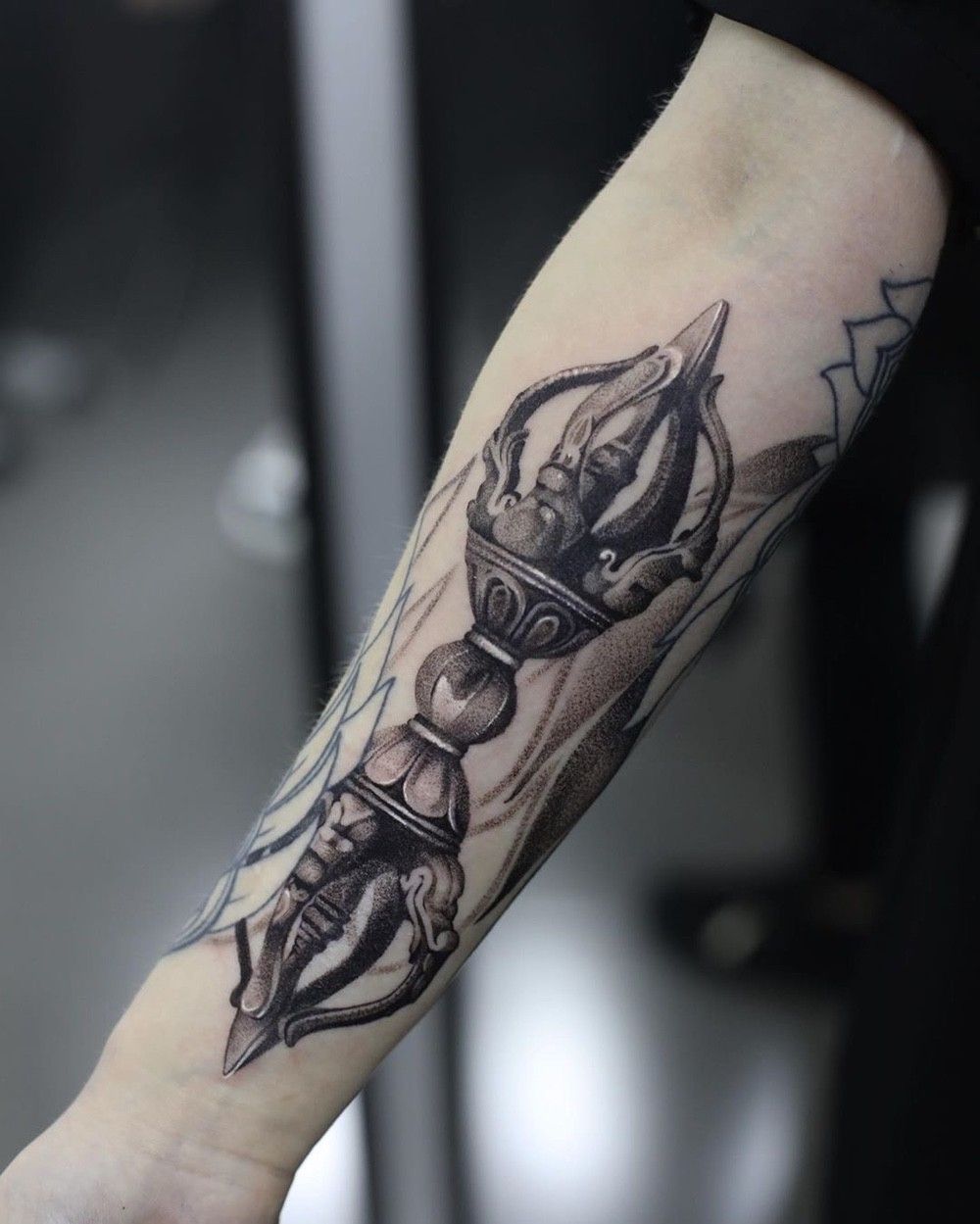 Artista del tatuaggio Anna Chernova, realismo nero e grigio, grafica tatuata | Mosca, Russia