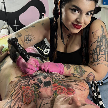 Tatuatore Dzhemma Tevadorosyan