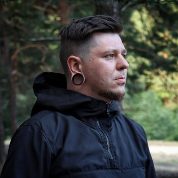 Tatuatore Anton Deyhin 