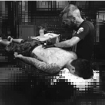 Tatuatore Mike Cole