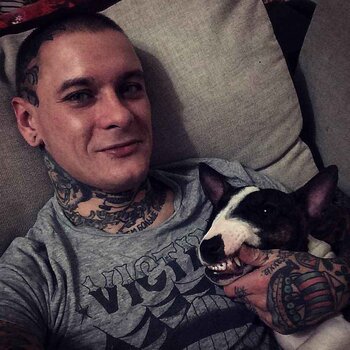 Tatuatore Egor Leschev