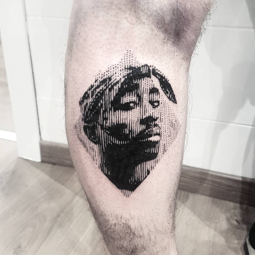 Artista di tatuaggi Marco Bordi | Tatuaggio di portretto nero a stile autore, punti e linee | Roma, Italia