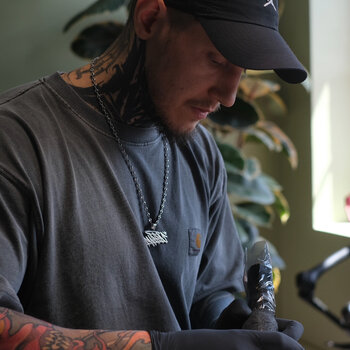 Tatuatore Anton Martiushev