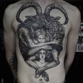 Artista di tatuaggi Sasha Katuna