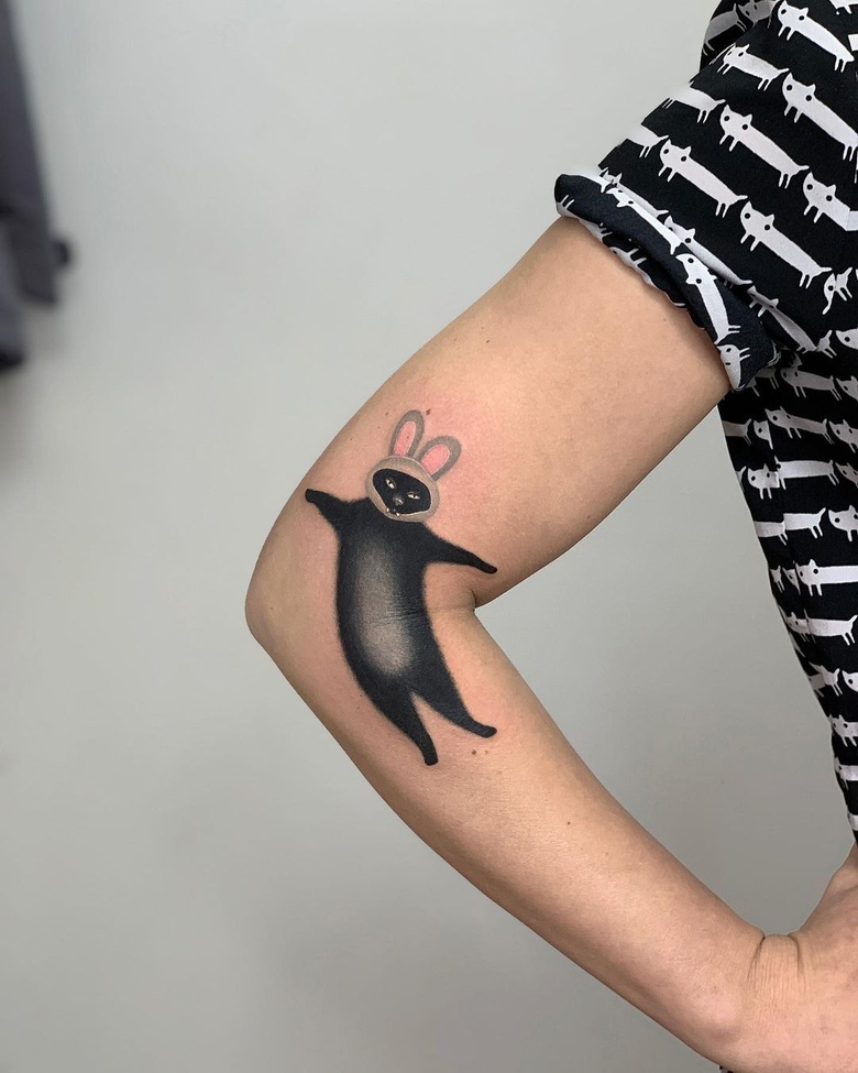 Mondo dei tatuaggi folli di Dasha Ebalotnaya