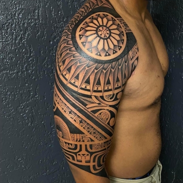 Temauri Jouot: L'arte e l'eredità del tatuaggio polinesiano